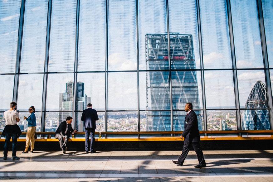 La renta básica, ¿Incentiva o desincentiva la búsqueda de empleo? - pexels photo 1