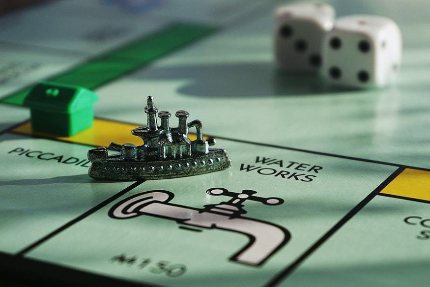 Debate IEBS: Monopolio Facebook y Google, la decadencia de los imperios digitales
