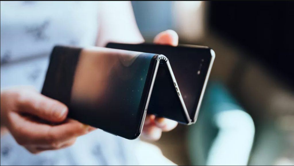 Qué es la Innovación. Ejemplos y Tipos: Radical, Incremental y Marginal - foldable phone 1024x579