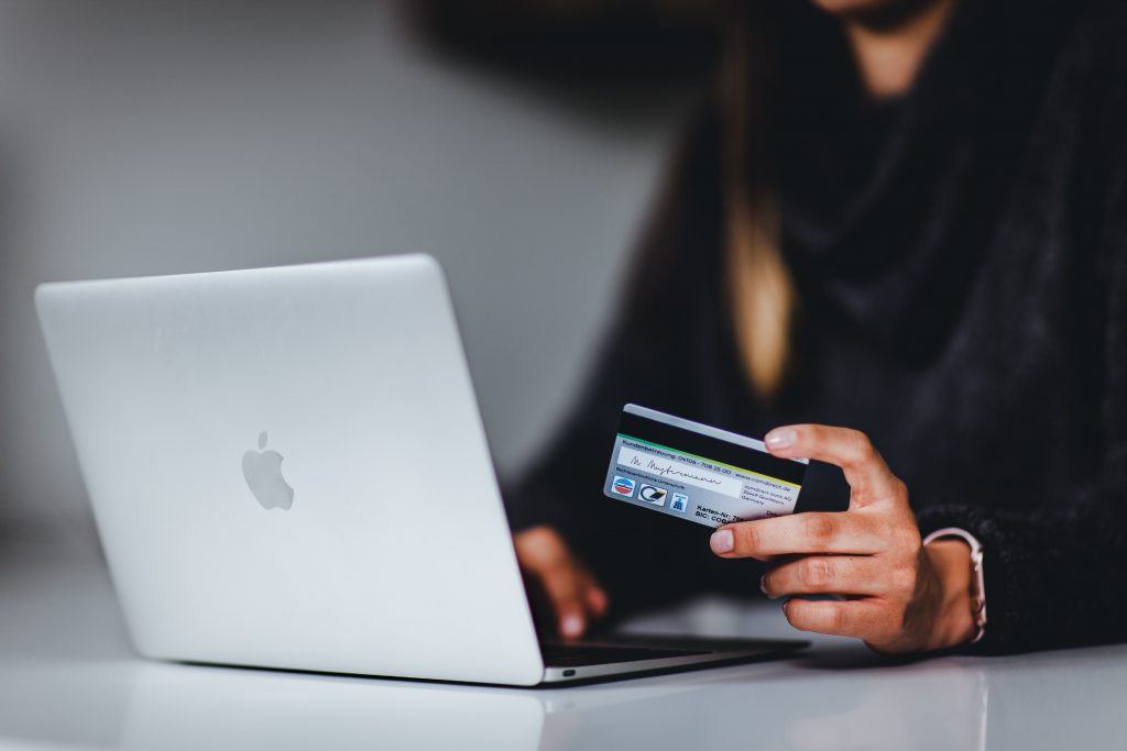 Tendencias de eCommerce y comercio electrónico para el 2023 - pickawood gf8e6XvG 3E unsplash 1024x683
