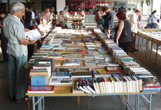 ¿Qué es el Consumo Colaborativo? - Second hand books under Waterloo Bridge   geograph.org .uk   8968551