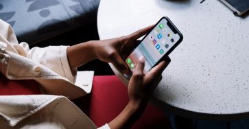 Social commerce