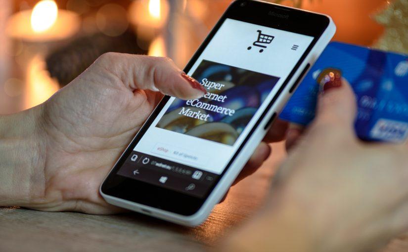 IEBS lanza el Diplomado en e-Commerce junto a la Universidad Anáhuac y Expansión - blur business computer 230544 825x510