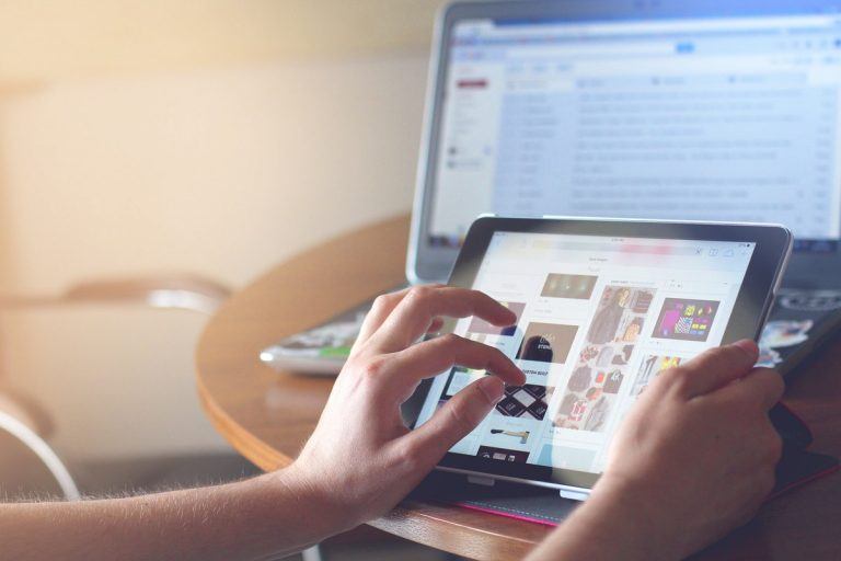 El 83,7% de los internautas españoles asegura que la pandemia le ha impulsado a comprar online El 83,7% de los internautas españoles asegura que la pandemia le ha impulsado a comprar online