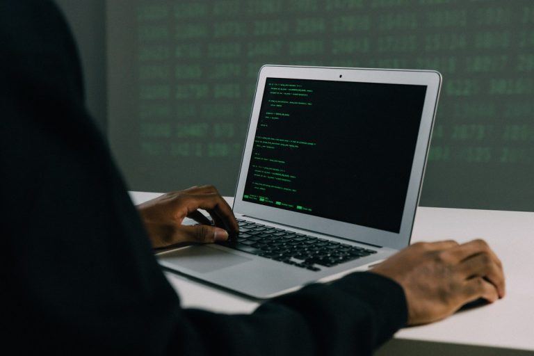 Día Internacional de Internet Segura: 10 buenas prácticas para navegar por la red