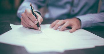 Curriculum vitae: cómo hacer uno, plantillas y ejemplos - scott graham OQMZwNd3ThU unsplash 363x188