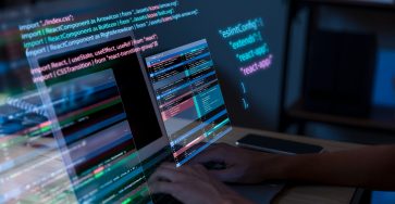 Descifrando DevOps: Conoce sus principios fundamentales - experiencia programacion persona que trabaja codigos computadora 1 1 363x188