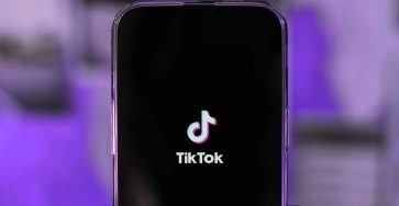 El algoritmo de TikTok en 2026: 5 claves del estudio de Metricool para dominar el feed 'Para Ti' - Deepfakes regulation 363x188
